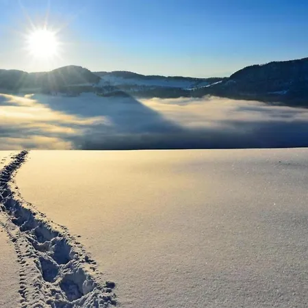 Only Approx 60m From The Lift Апартаменты